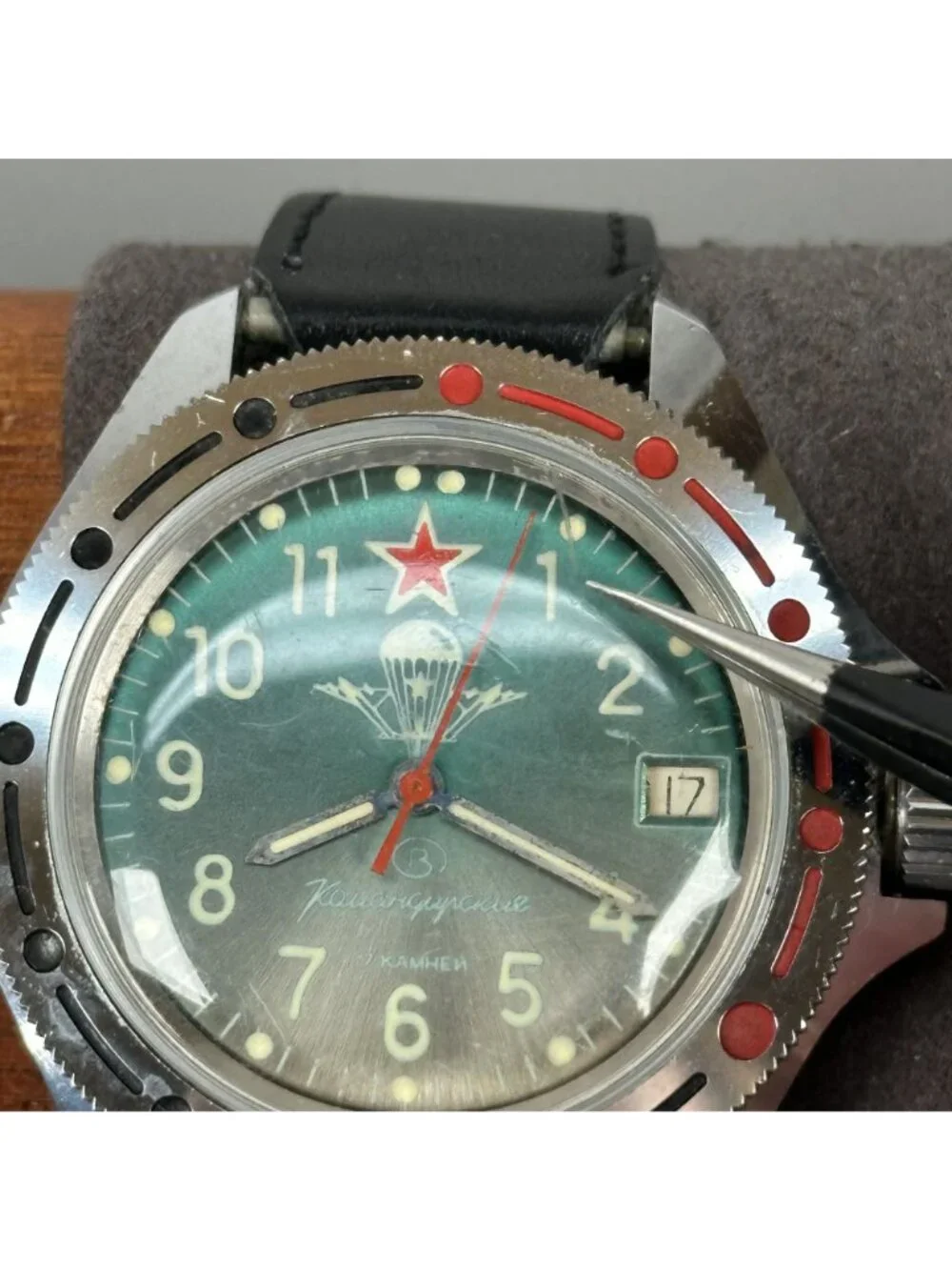 Vintage Vostok Komandirskie Paratrooper Watch Green Dial Mechanical 17 Jewels